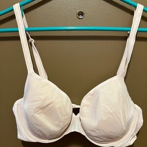 Victoria's Secret Cream Bra size 38B NWOT